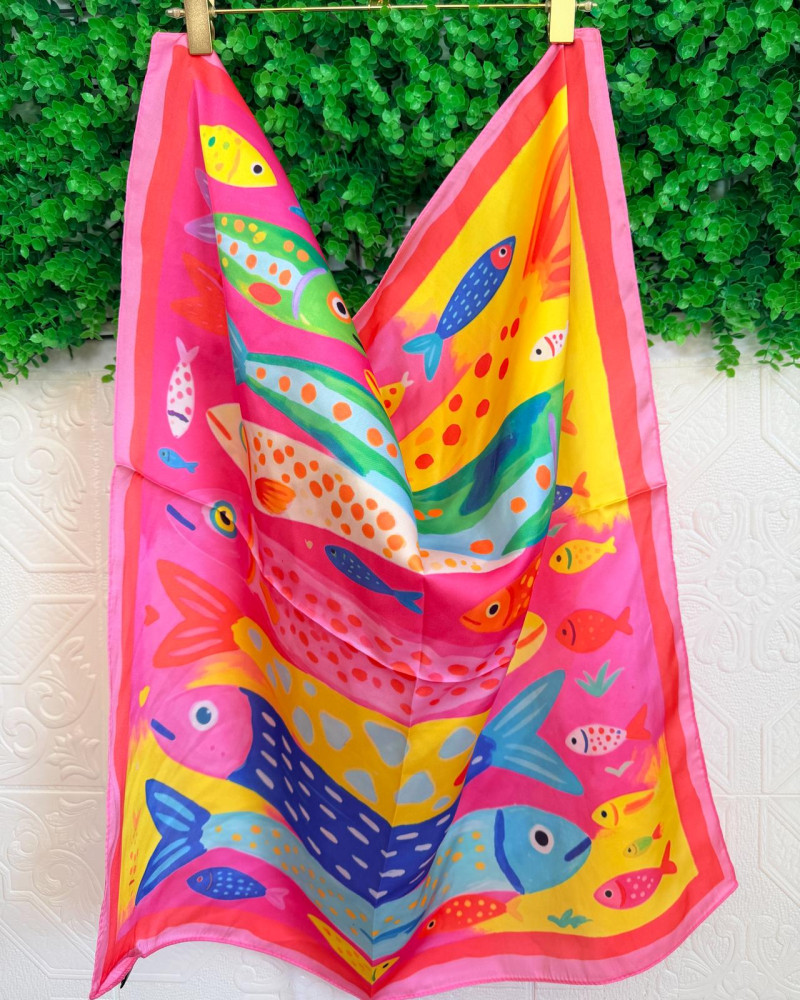 Pañuelo fucsia peces