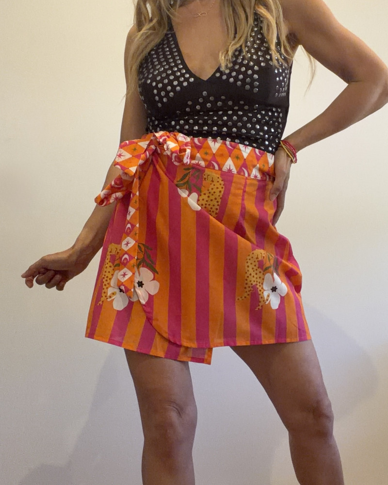 Falda pareo cortita