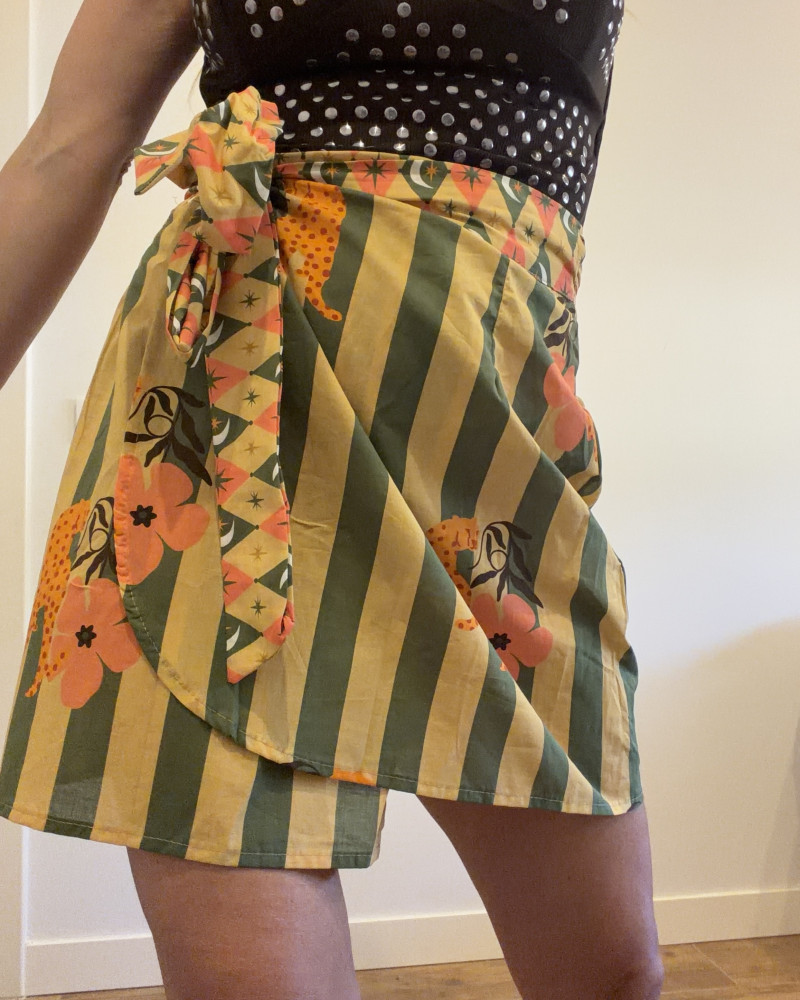 Falda pareo cortita